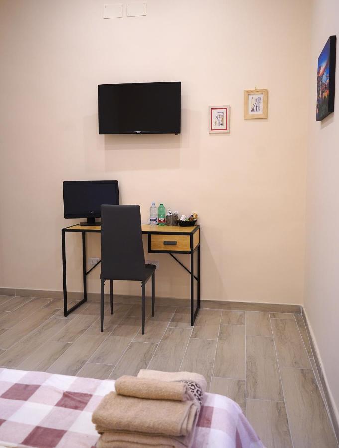 Giulia'S Home เนเปิลส์ ภายนอก รูปภาพ