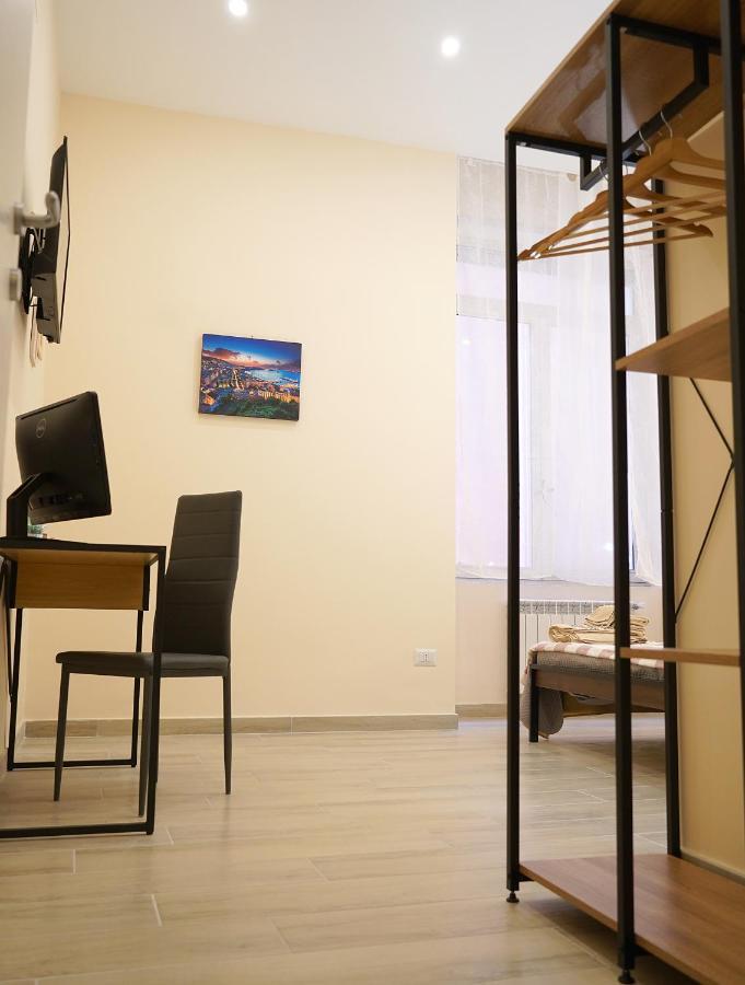 Giulia'S Home เนเปิลส์ ภายนอก รูปภาพ