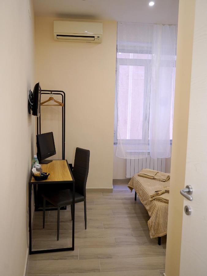 Giulia'S Home เนเปิลส์ ภายนอก รูปภาพ